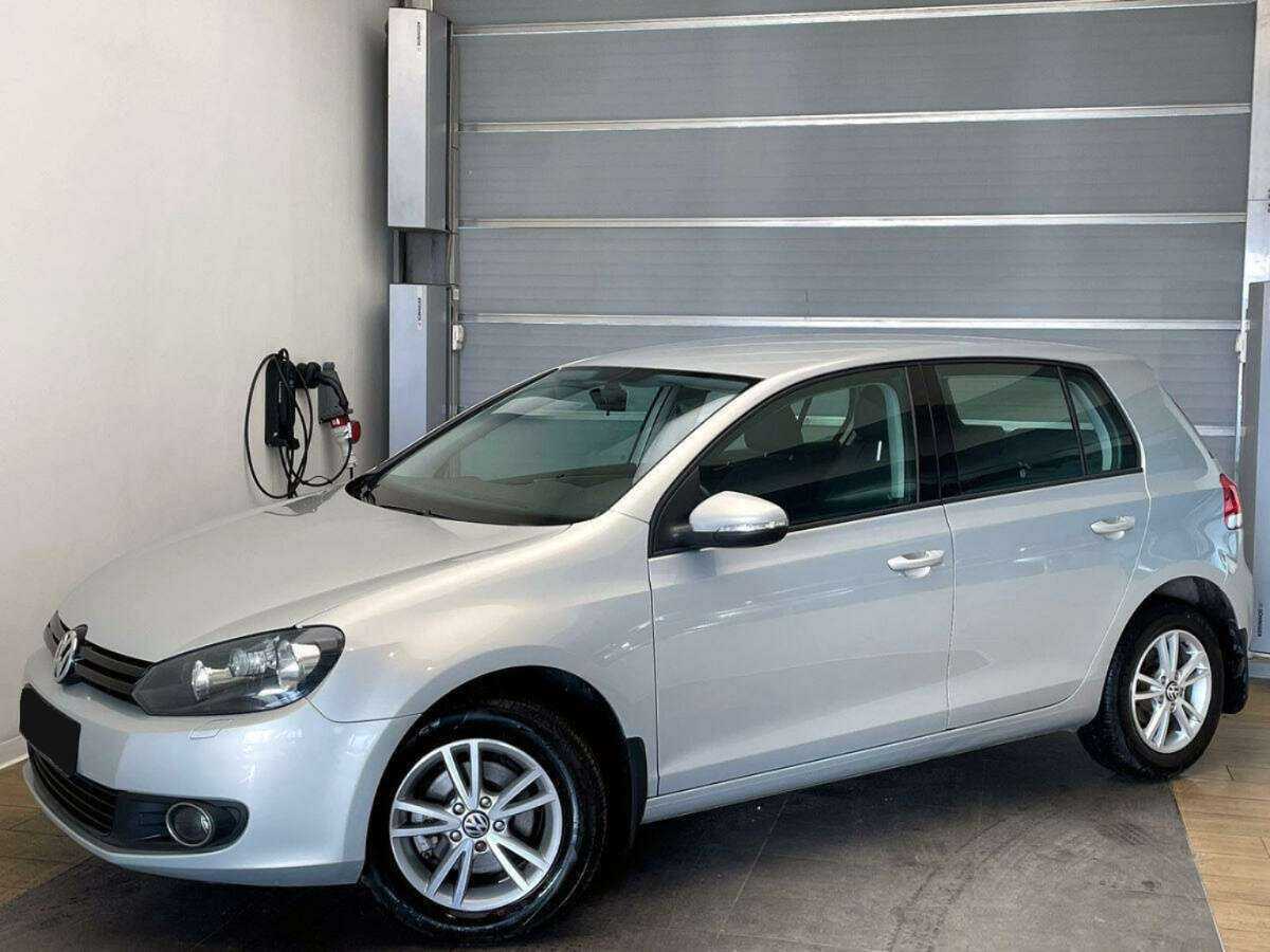 Купить Volkswagen Golf с пробегом. Посмотреть фото