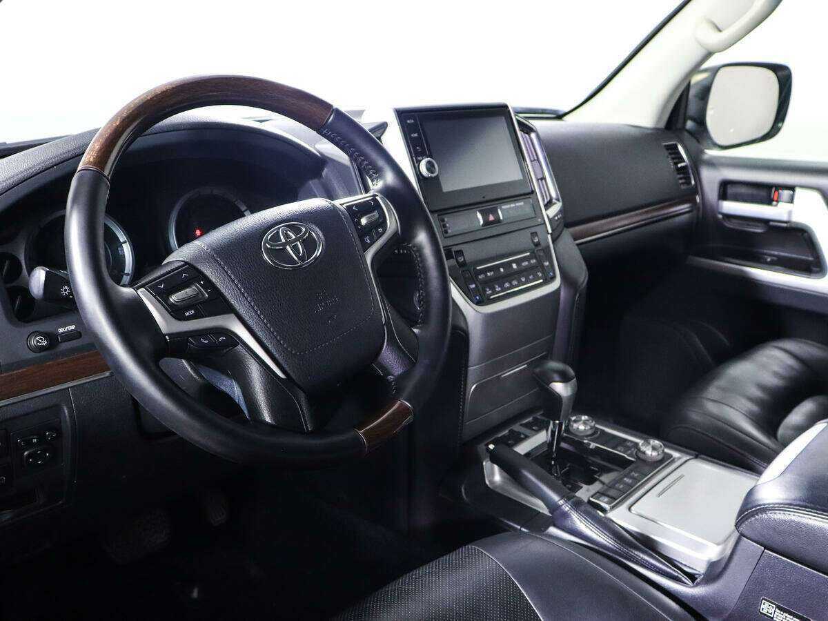 Купить Toyota Land Cruiser с пробегом. Фото: #11