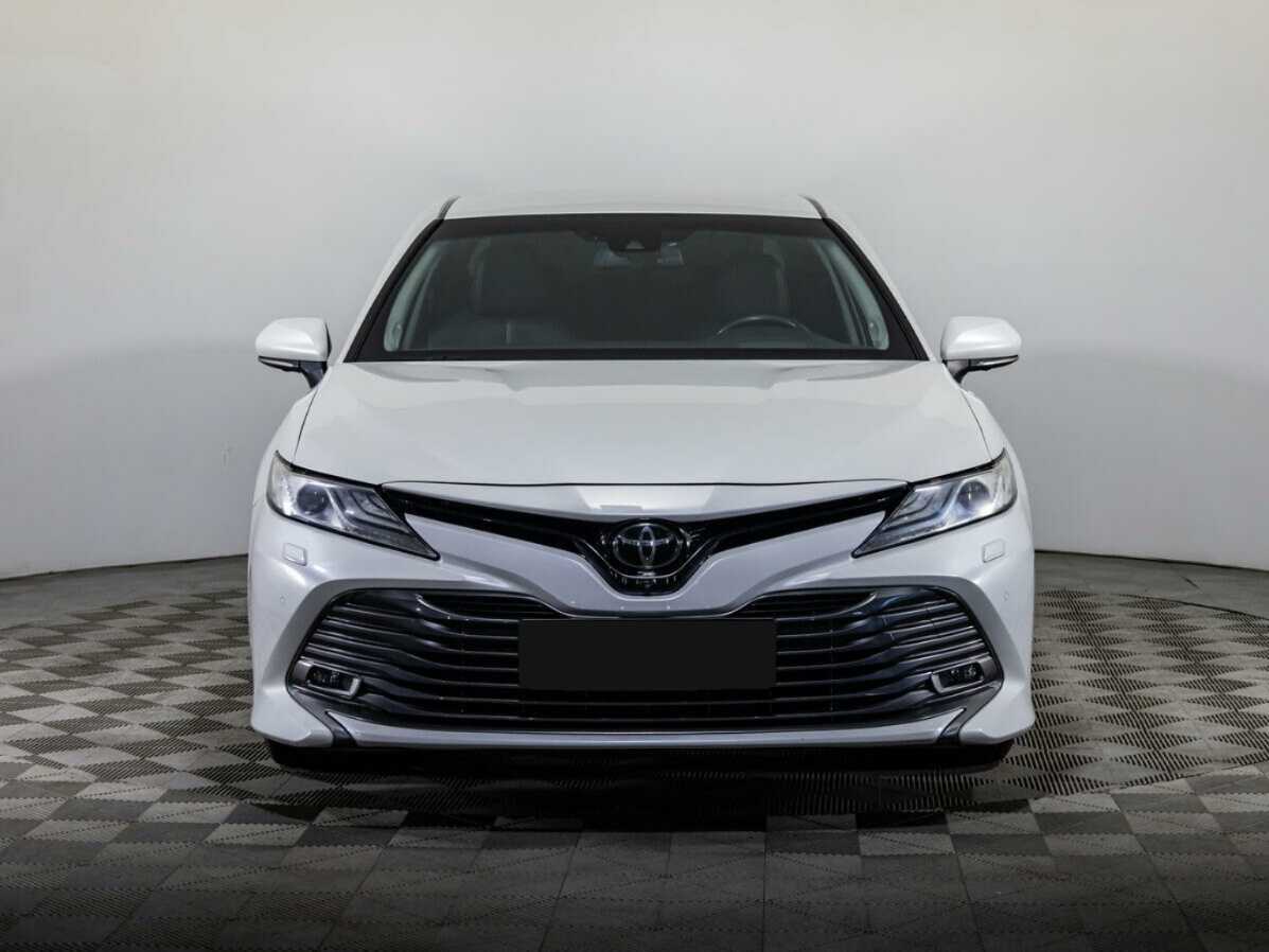 Купить Toyota Camry с пробегом. Фото: #1