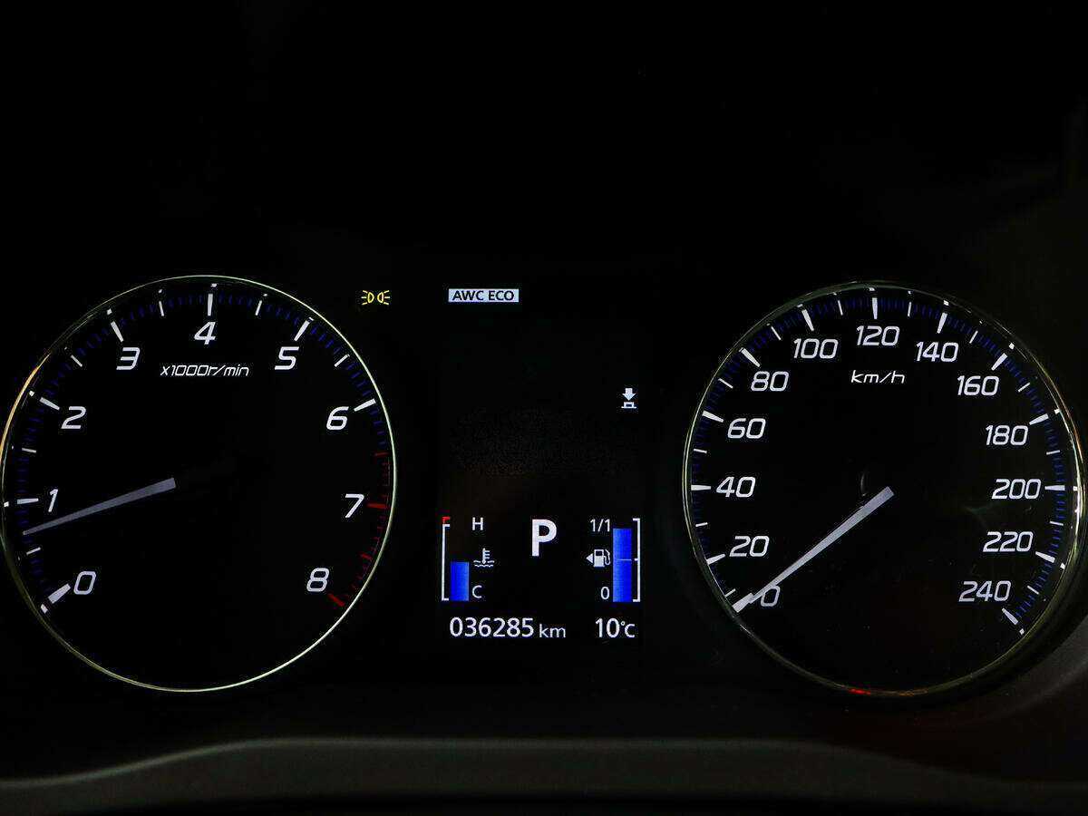 Купить Mitsubishi Outlander с пробегом. Фото: #10
