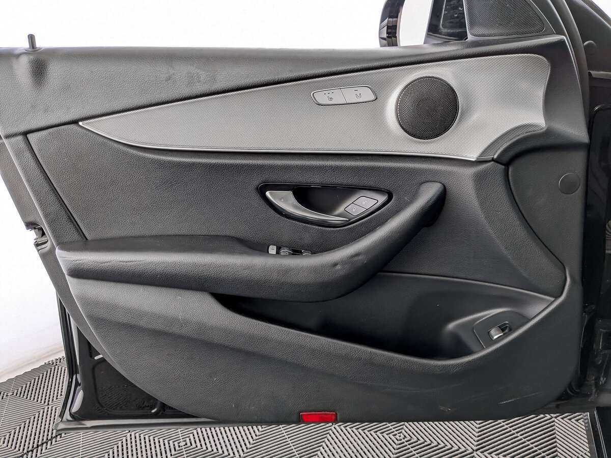Купить Mercedes-Benz E-Класс с пробегом. Фото: #14