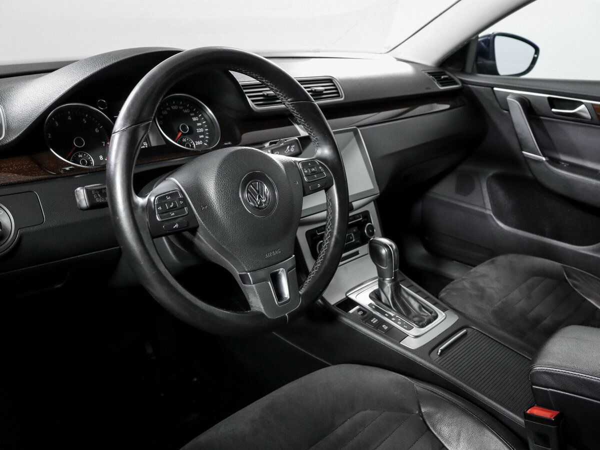 Купить Volkswagen Passat с пробегом. Фото: #10