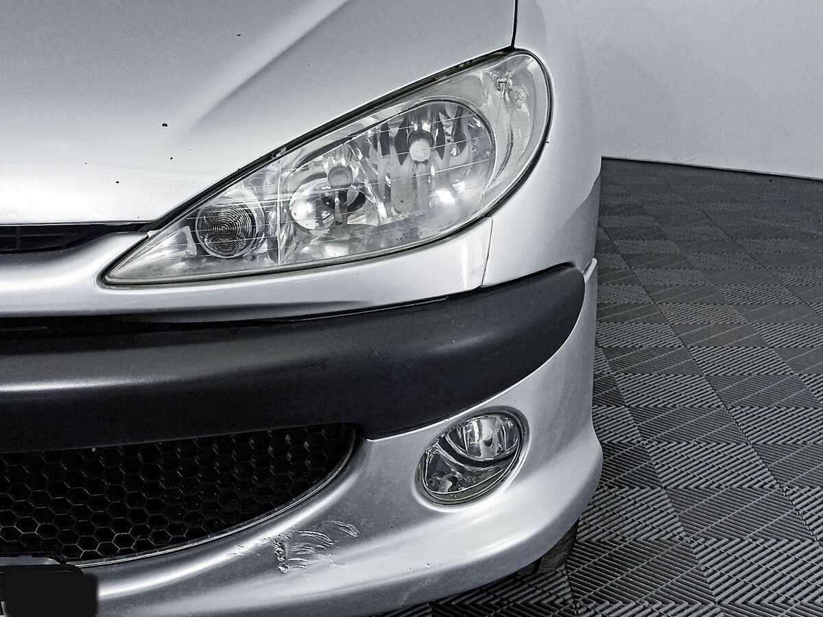 Купить Peugeot 206 с пробегом. Фото: #16