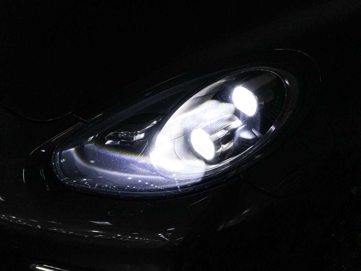 Купить Porsche Panamera с пробегом. Фото: #27