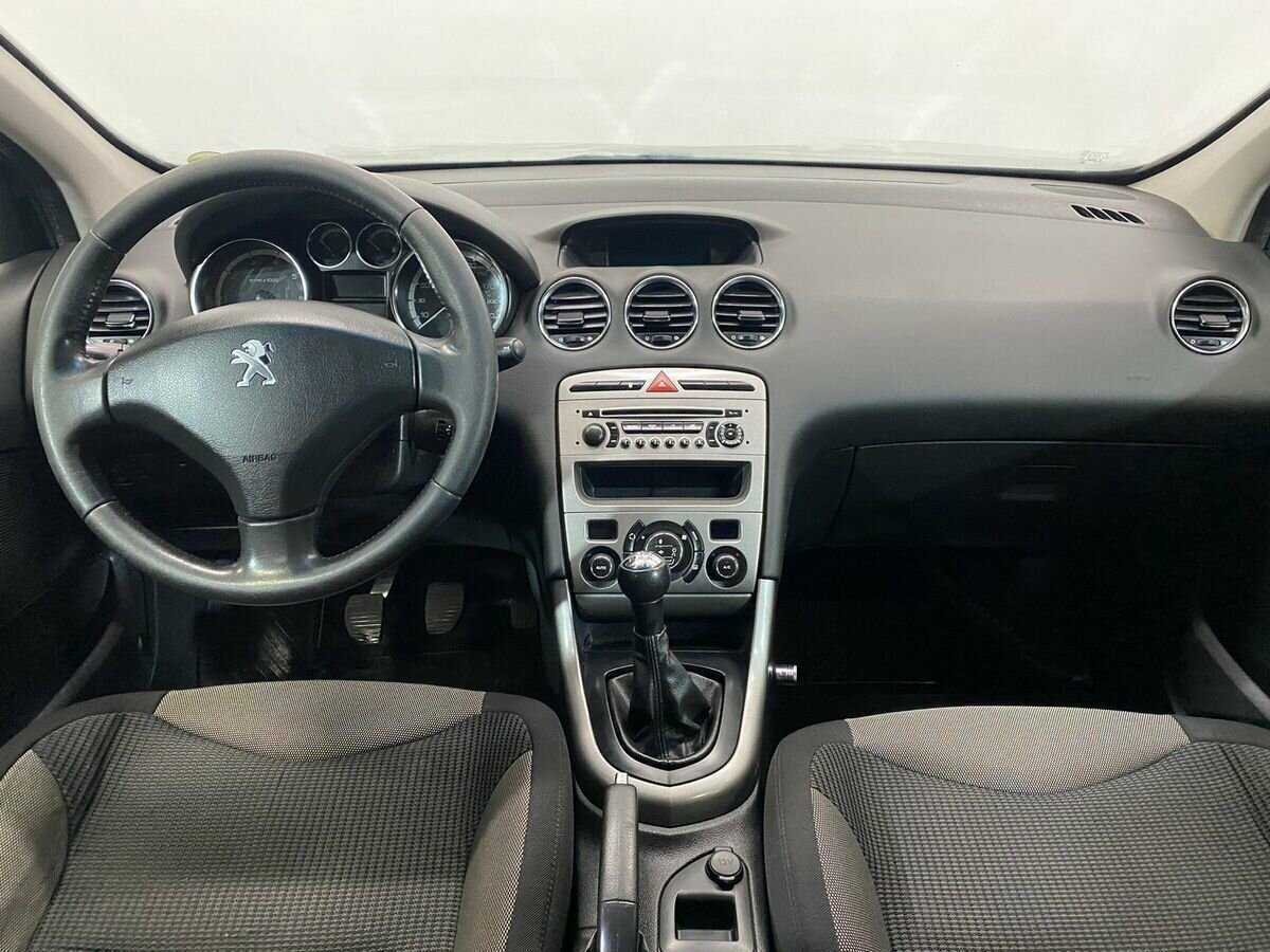 Купить Peugeot 308 с пробегом. Фото: #8