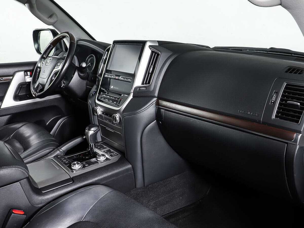 Купить Toyota Land Cruiser с пробегом. Фото: #8