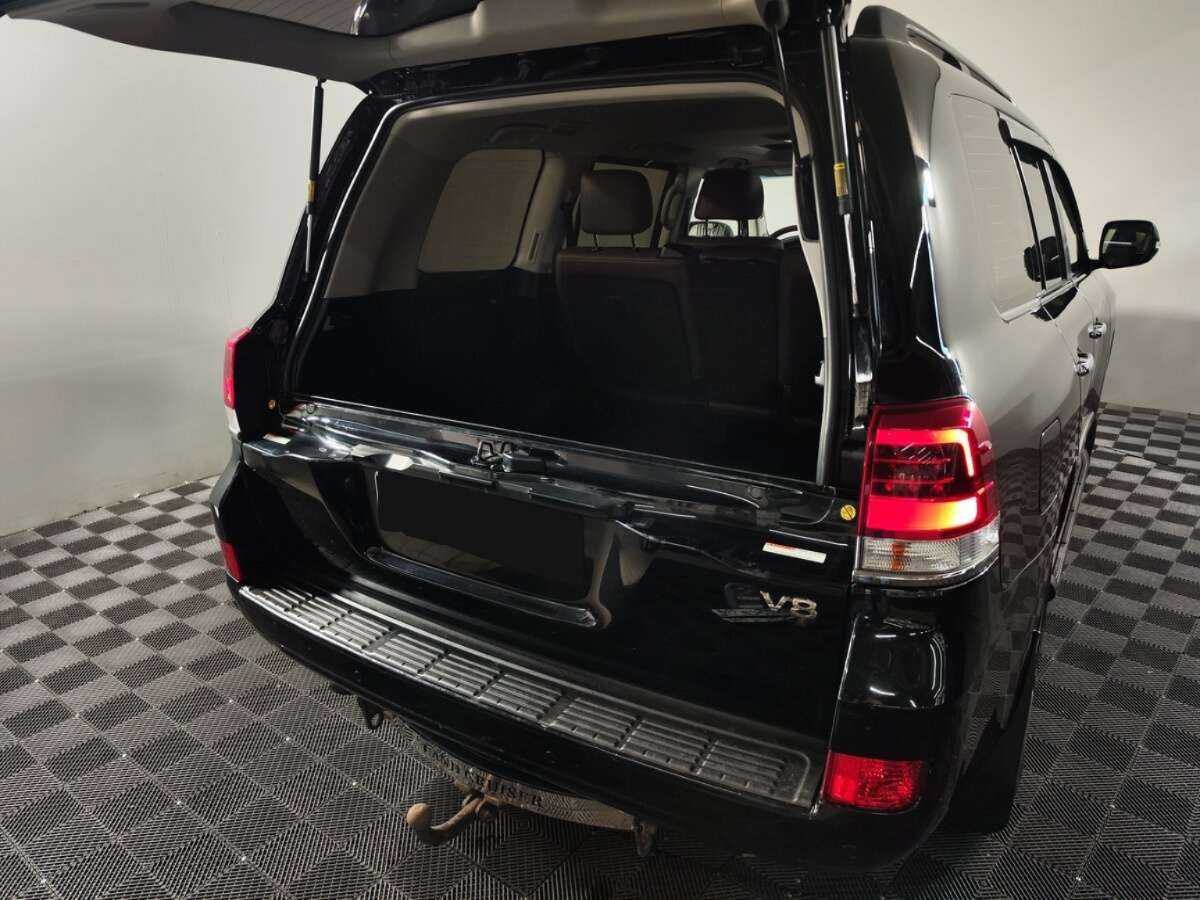 Купить Toyota Land Cruiser с пробегом. Фото: #6