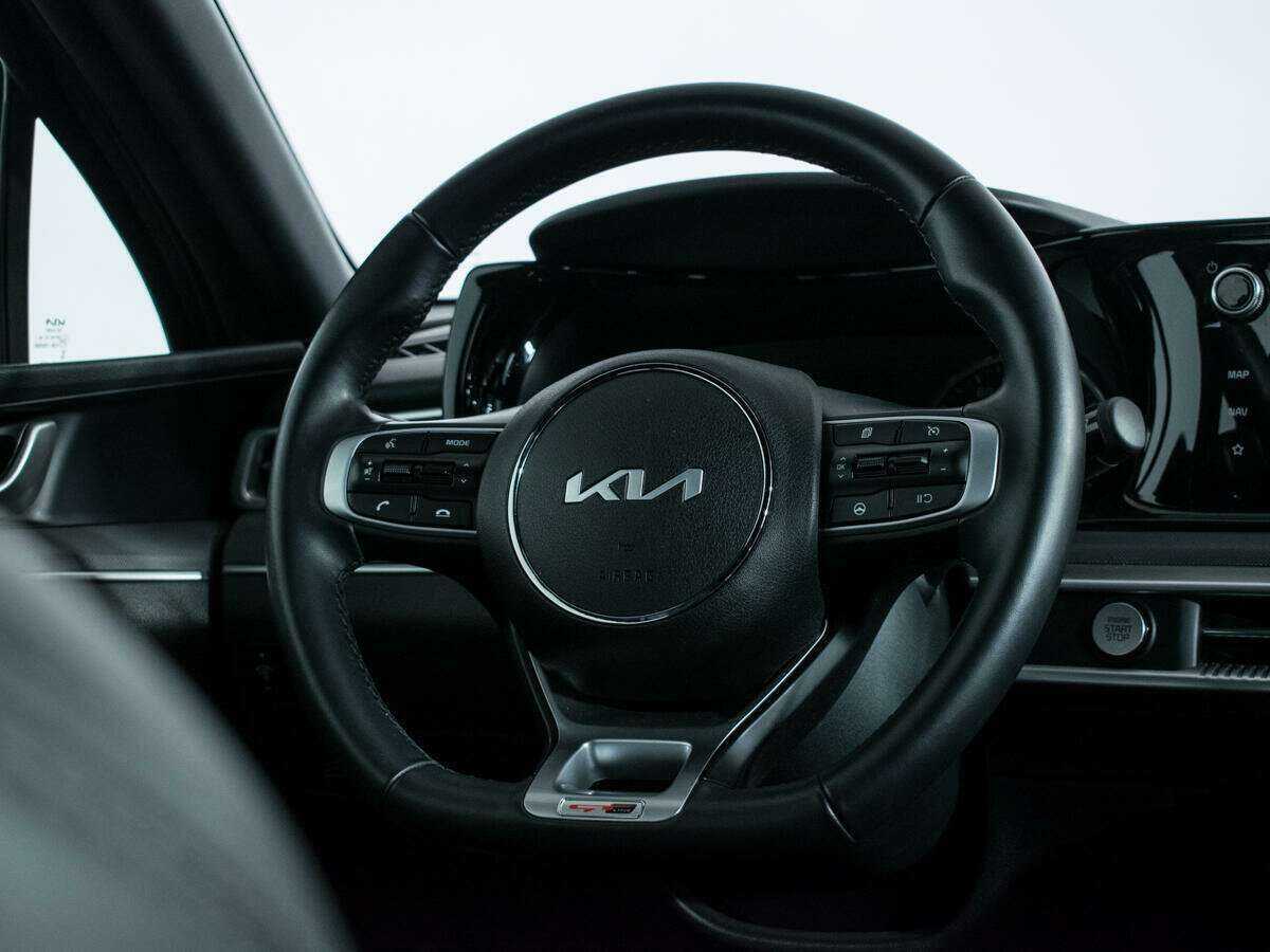 Купить Kia K5 с пробегом. Фото: #13