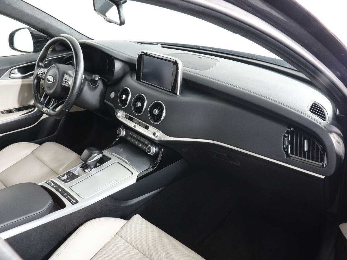 Купить Kia Stinger с пробегом. Фото: #9