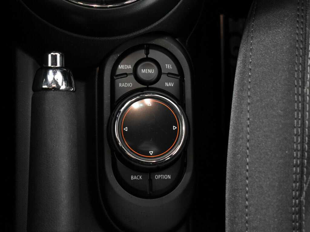 Купить Mini Hatch с пробегом. Фото: #11