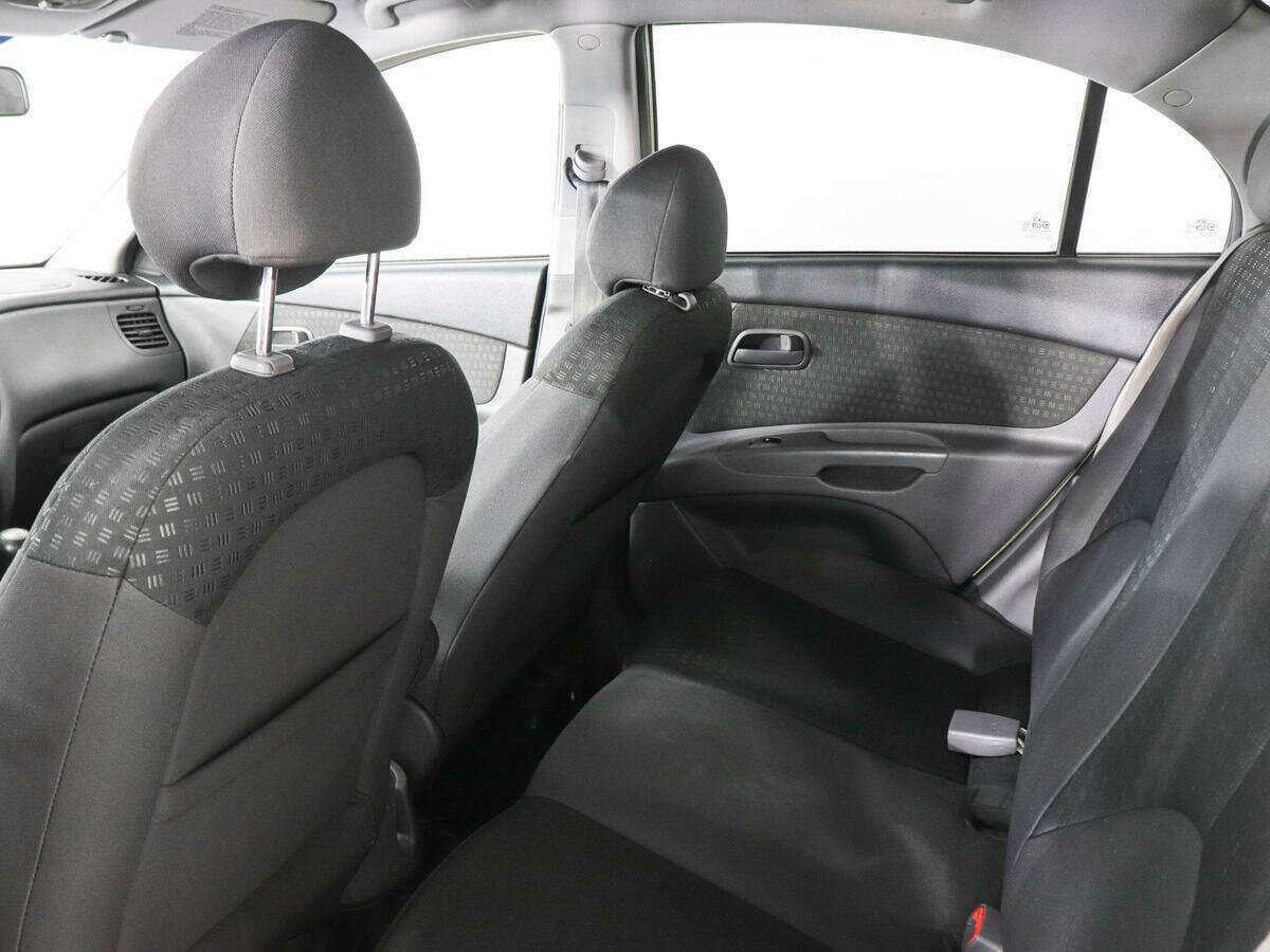 Купить Kia Rio с пробегом. Фото: #7