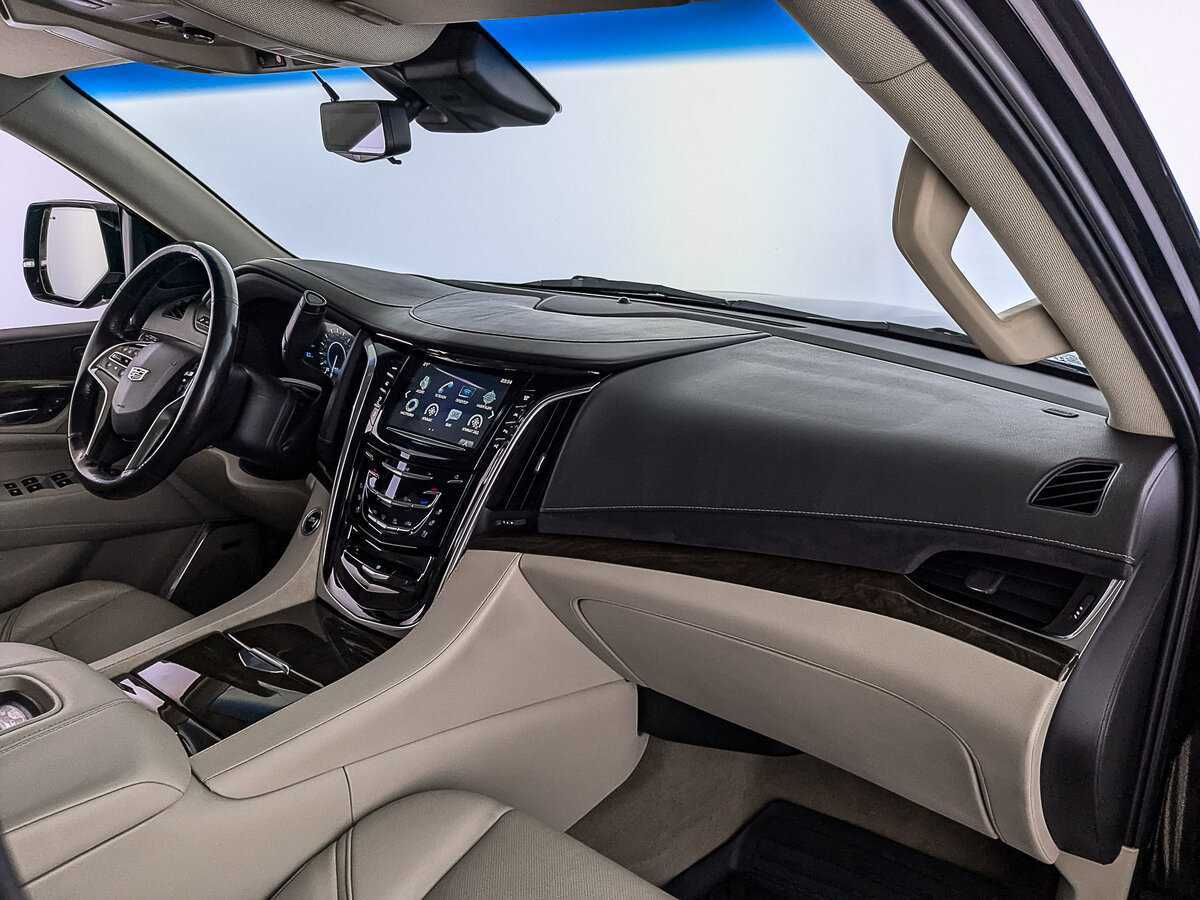 Купить Cadillac Escalade с пробегом. Фото: #12