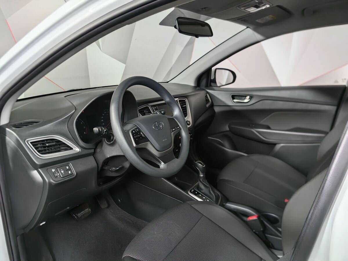 Купить Hyundai Solaris с пробегом. Фото: #13