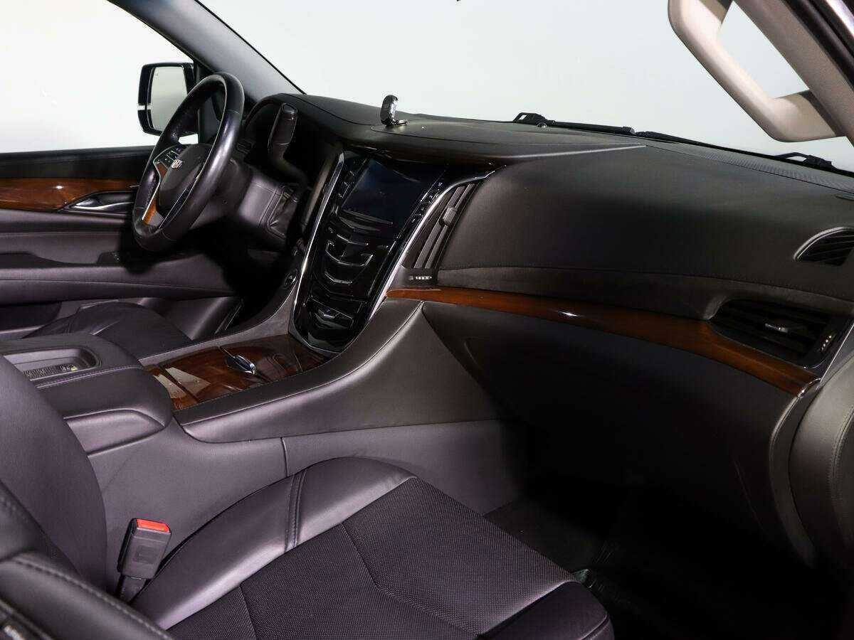 Купить Cadillac Escalade с пробегом. Фото: #9