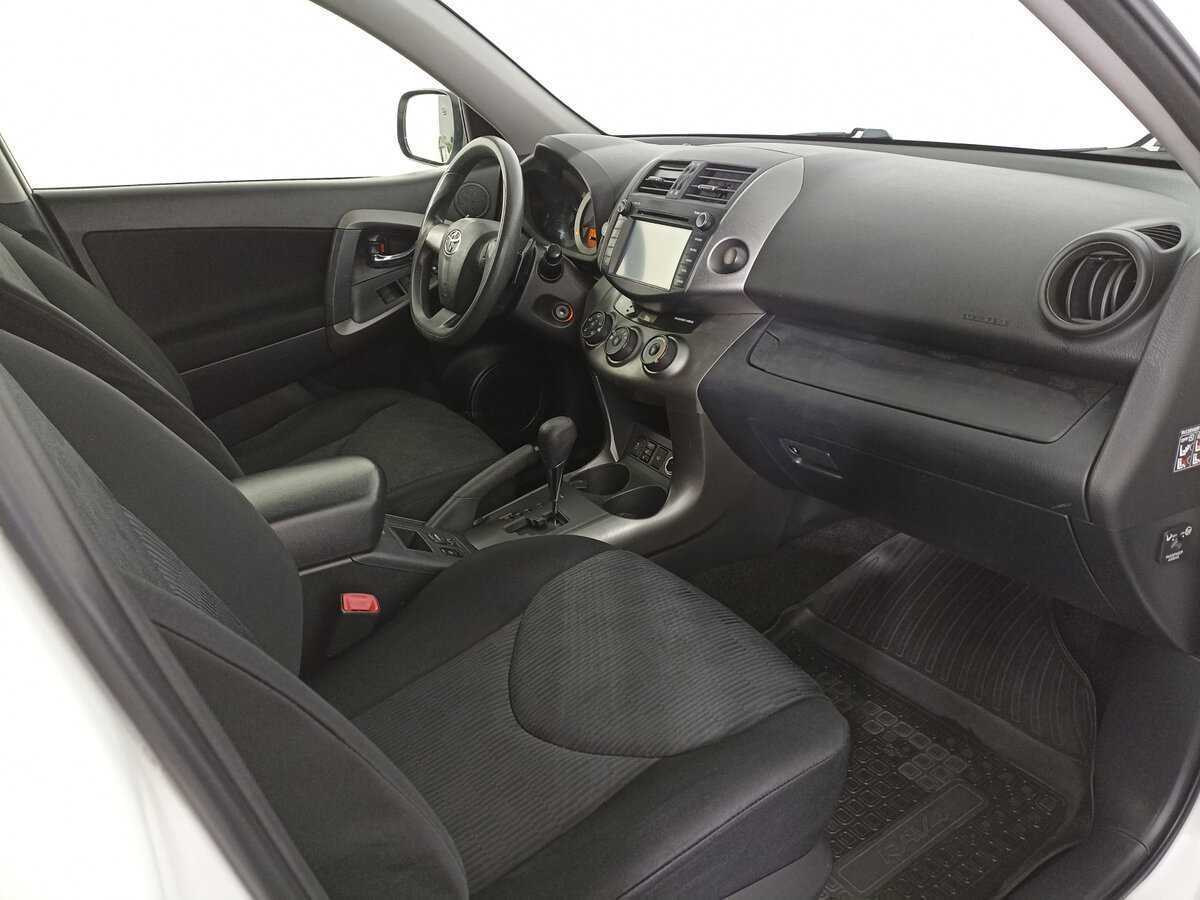 Купить Toyota RAV4 с пробегом. Фото: #8