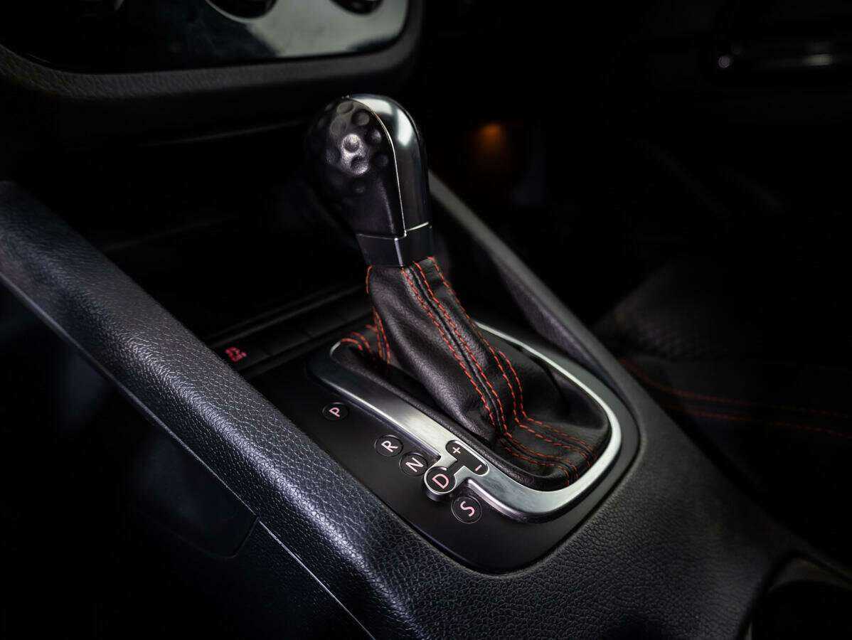 Купить Volkswagen Scirocco с пробегом. Фото: #13