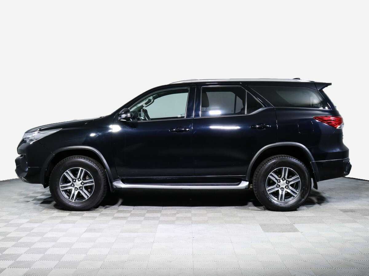 Купить Toyota Fortuner с пробегом. Фото: #4