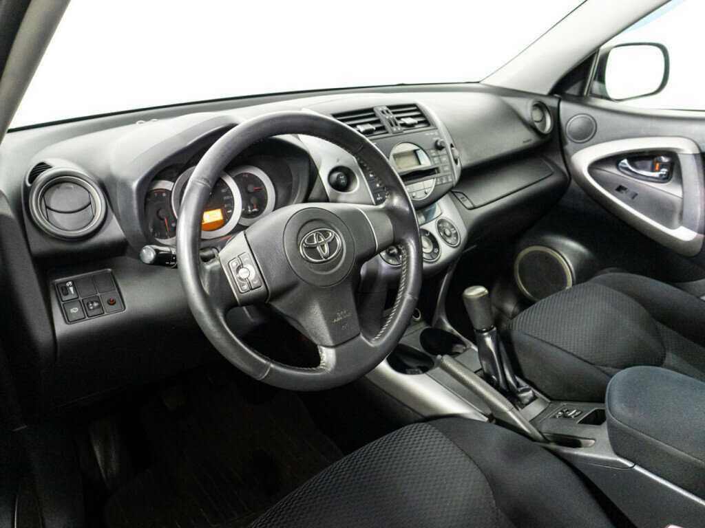 Купить Toyota RAV4 с пробегом. Фото: #10