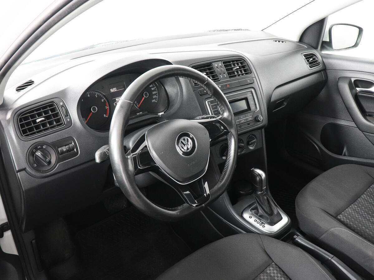 Купить Volkswagen Polo с пробегом. Фото: #8