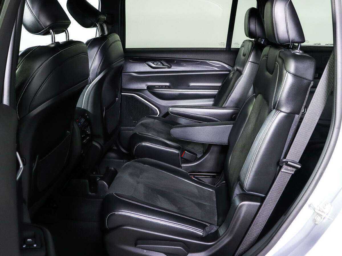 Купить Jeep Grand Cherokee с пробегом. Фото: #5