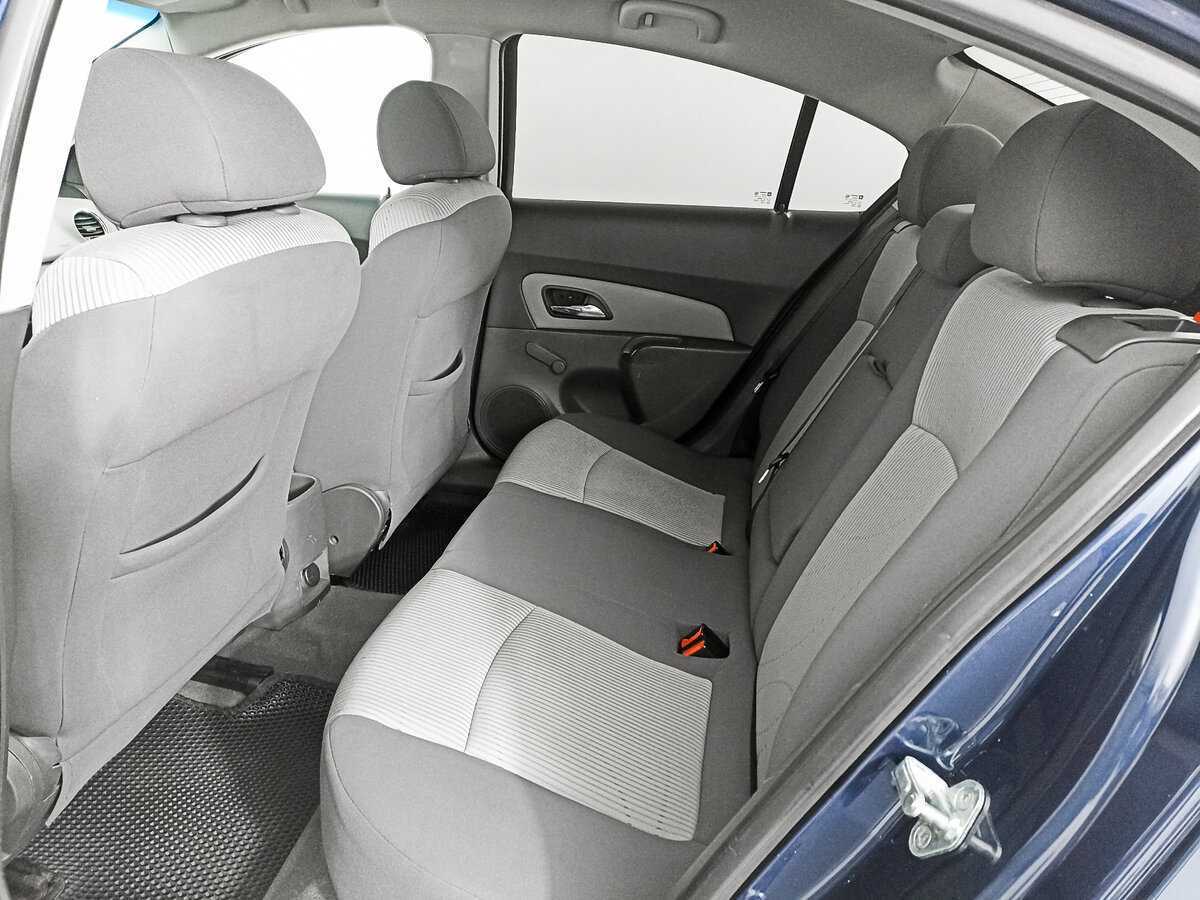 Купить Chevrolet Cruze с пробегом. Фото: #11