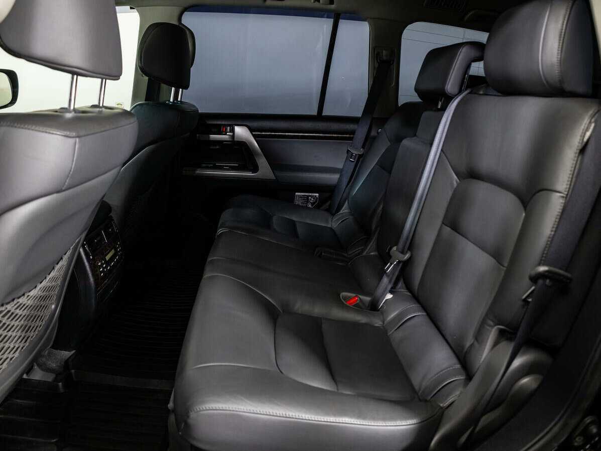 Купить Toyota Land Cruiser с пробегом. Фото: #9