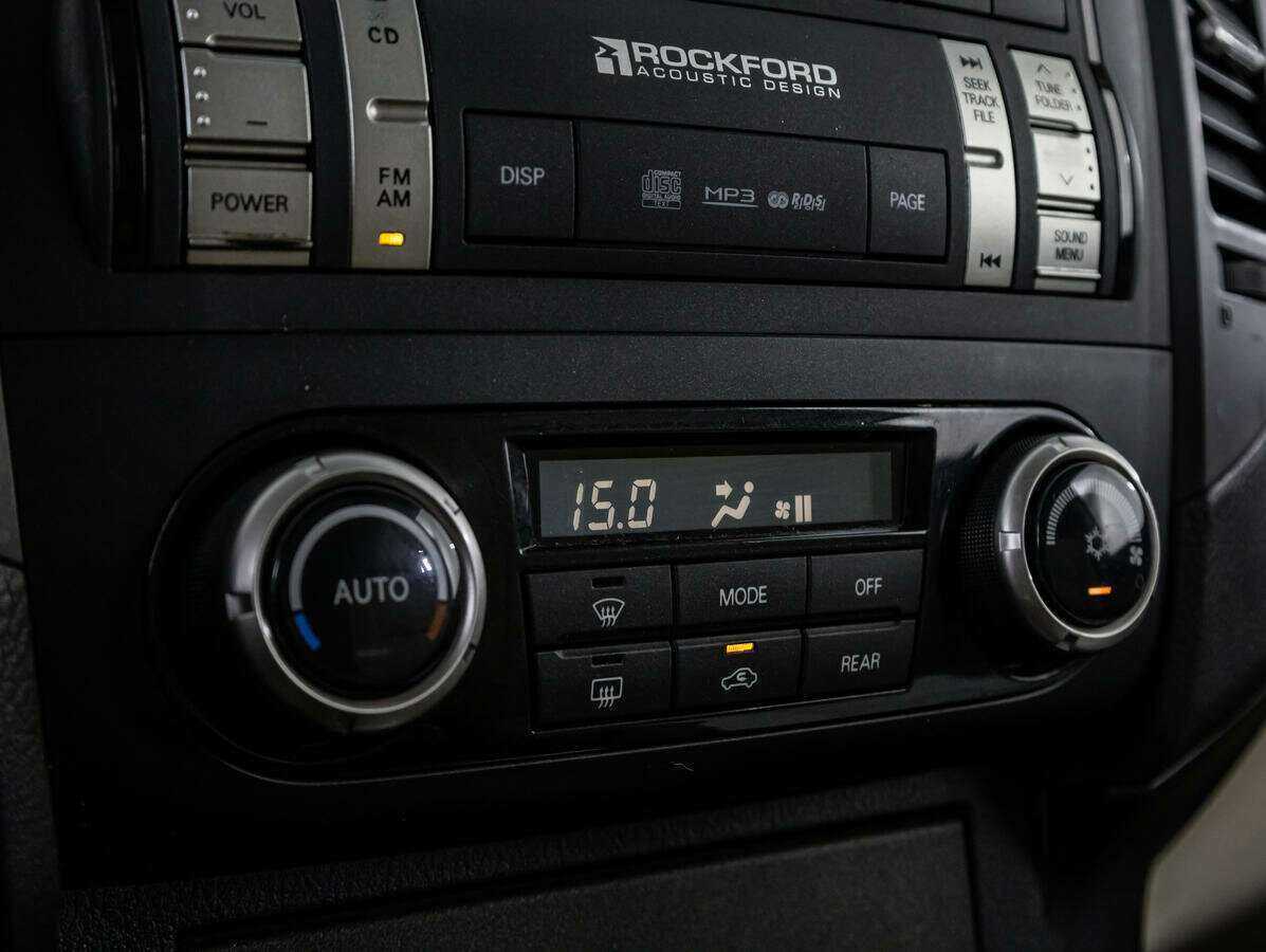 Купить Mitsubishi Pajero с пробегом. Фото: #16