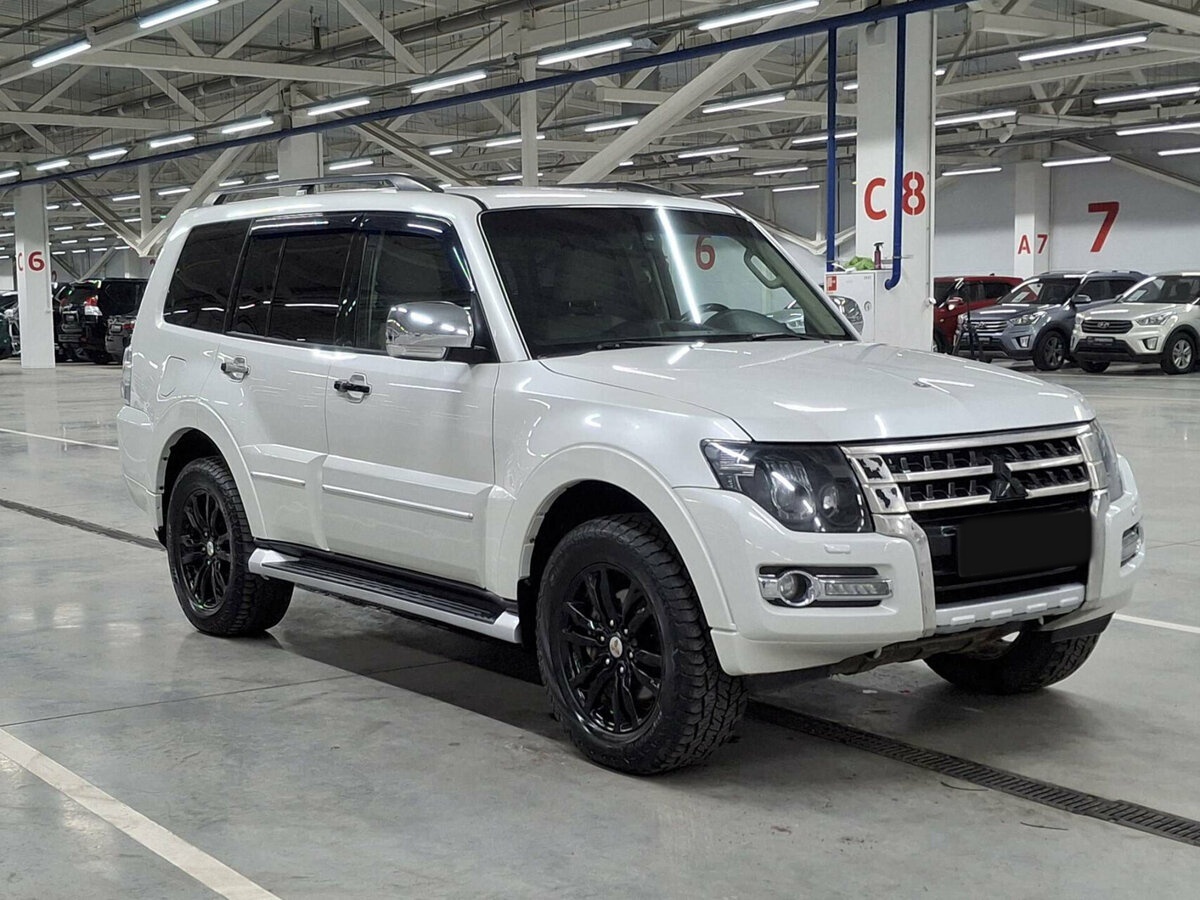 Купить Mitsubishi Pajero с пробегом. Фото: #2