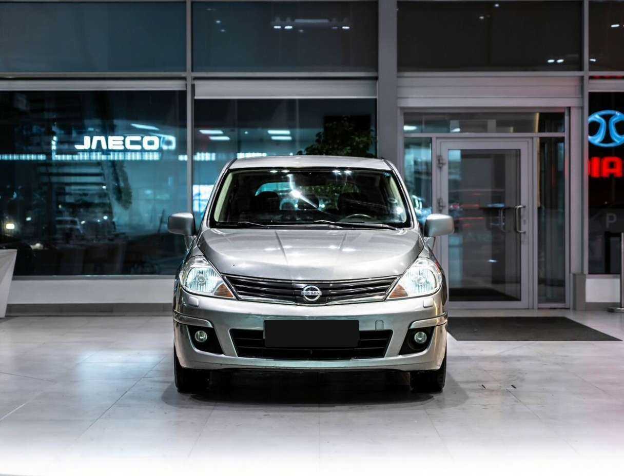 Купить Nissan Tiida с пробегом. Фото: #1