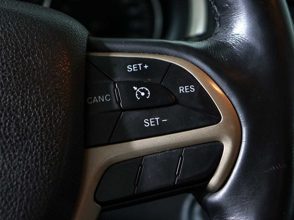 Купить Jeep Cherokee с пробегом. Фото: #14