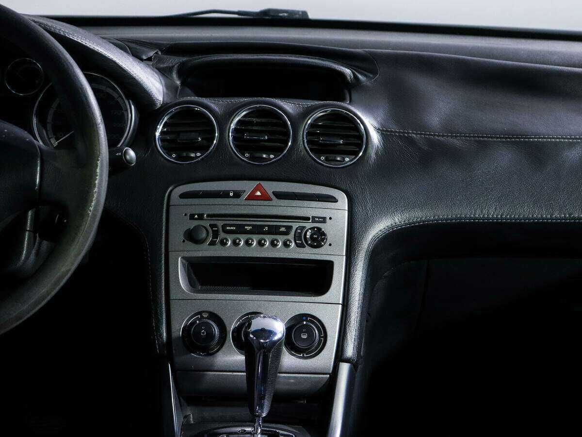 Купить Peugeot 308 с пробегом. Фото: #10