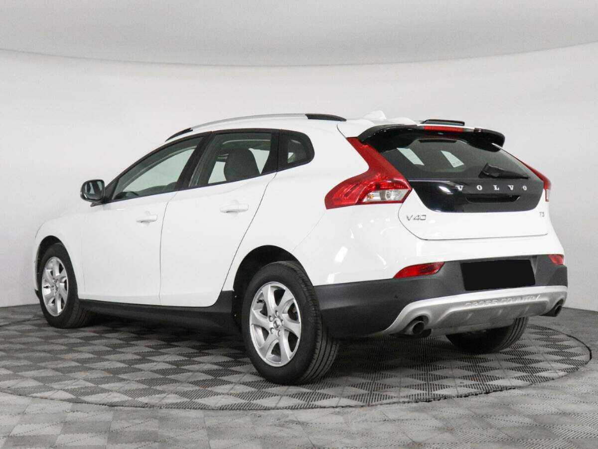 Купить Volvo V40 Cross Country с пробегом. Фото: #6