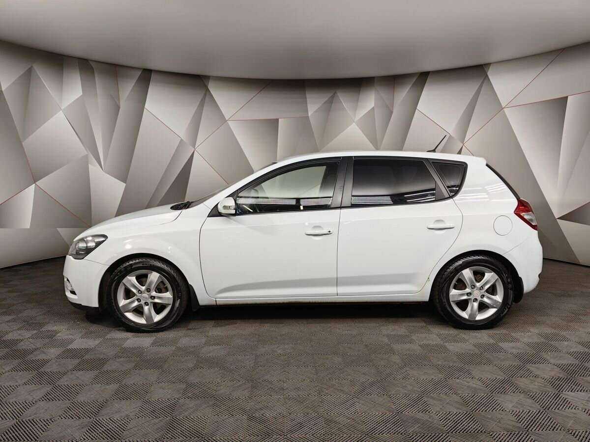 Купить Kia Ceed с пробегом. Фото: #4