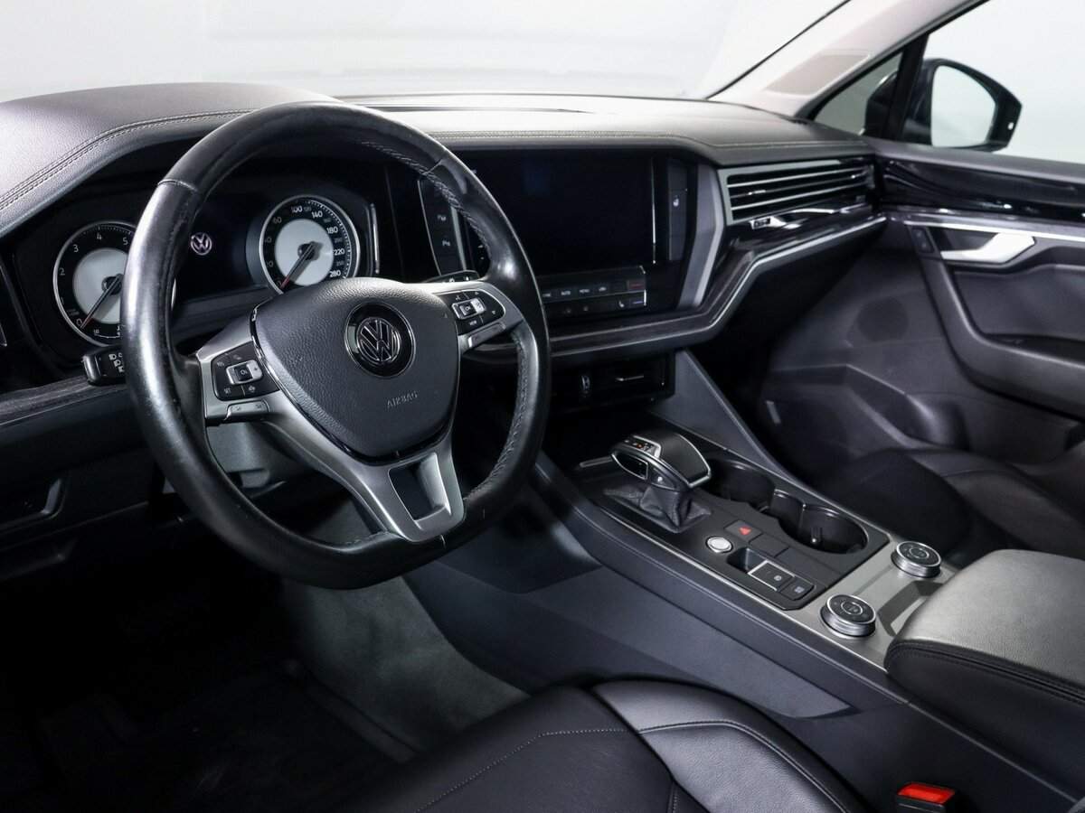 Купить Volkswagen Touareg с пробегом. Фото: #8