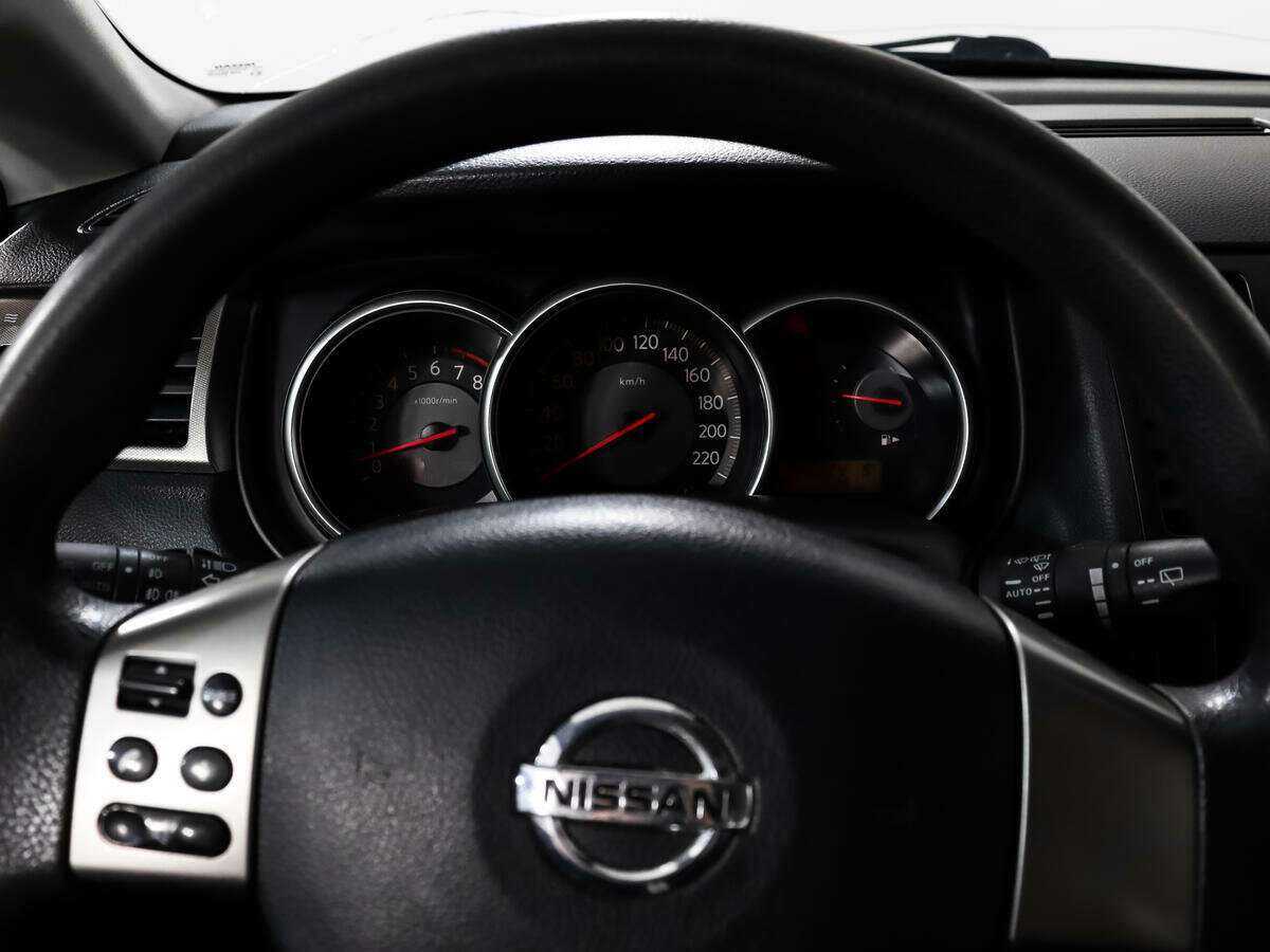 Купить Nissan Tiida с пробегом. Фото: #12