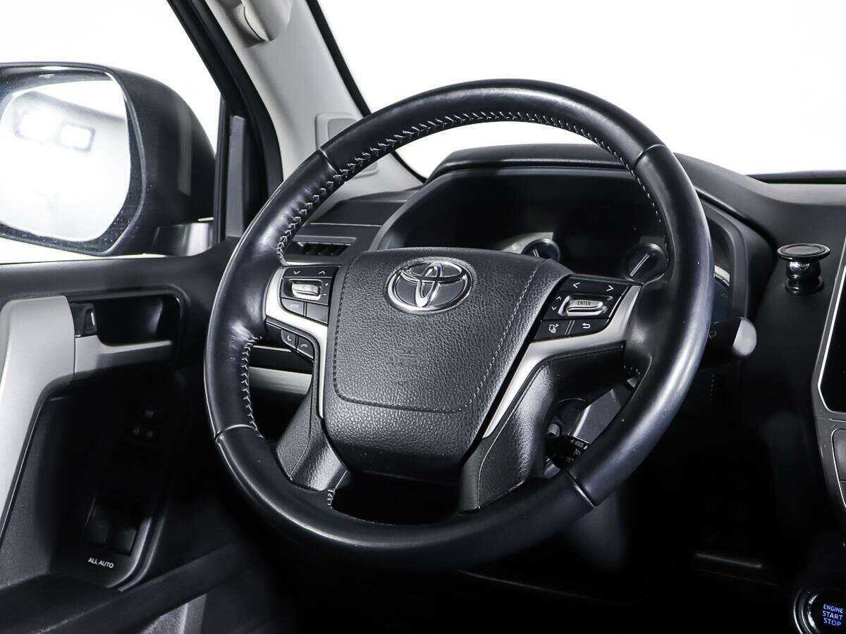 Купить Toyota Land Cruiser Prado с пробегом. Фото: #14