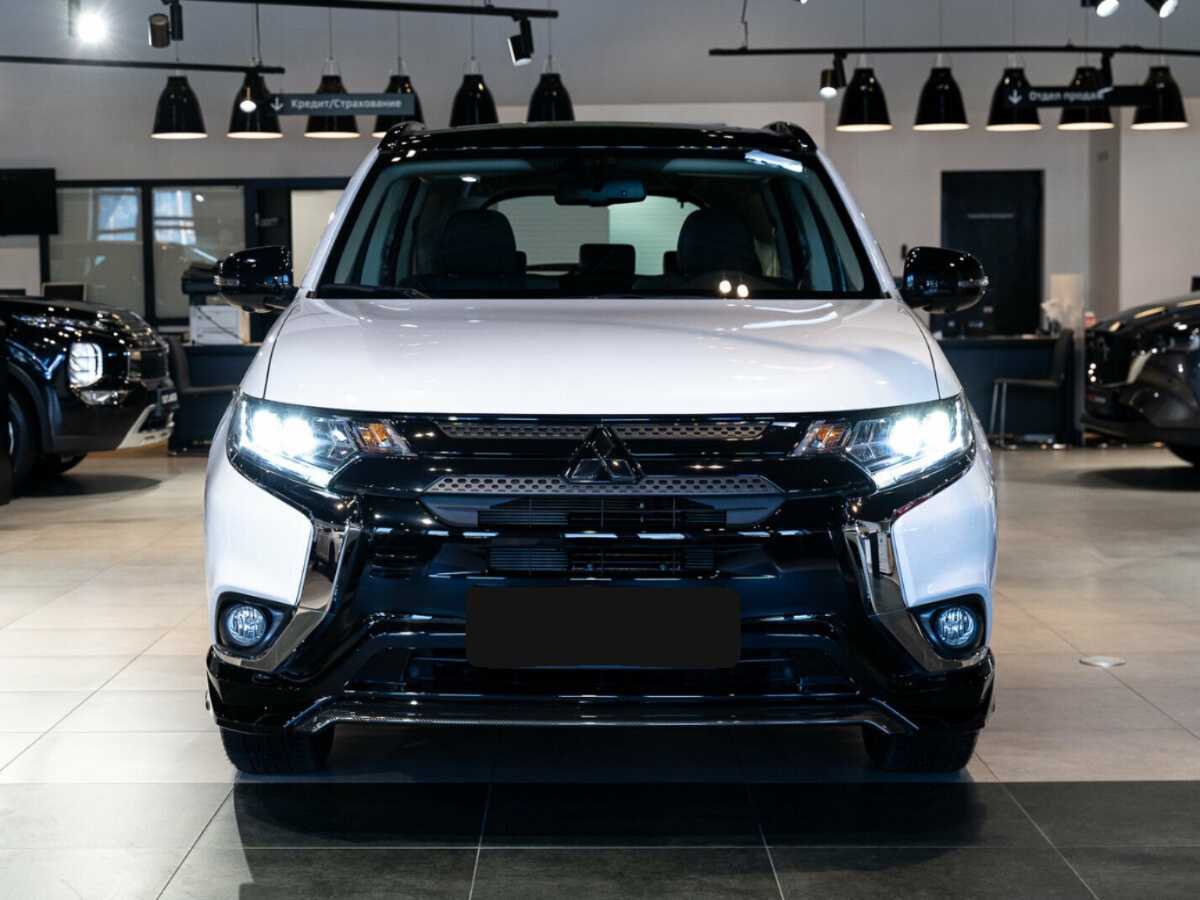 Купить Mitsubishi Outlander с пробегом. Фото: #2