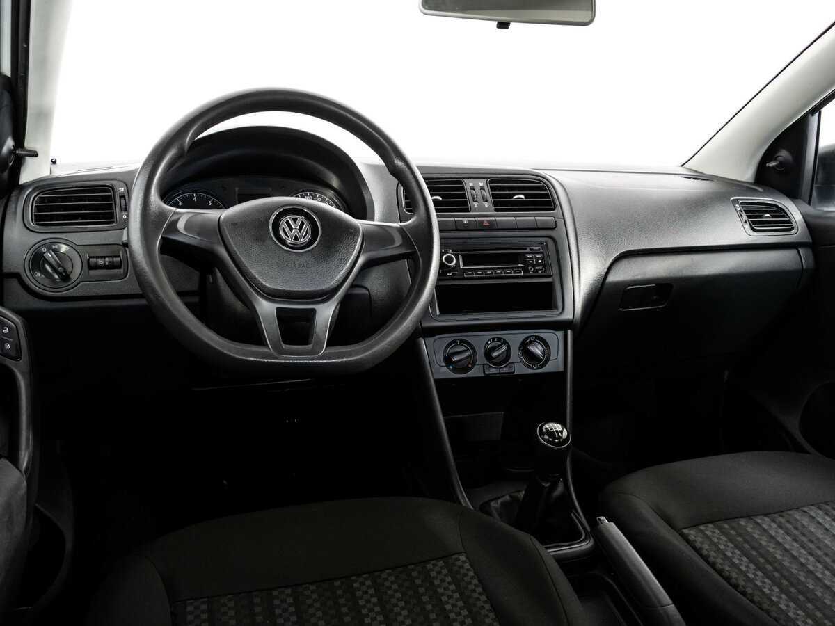 Купить Volkswagen Polo с пробегом. Фото: #8