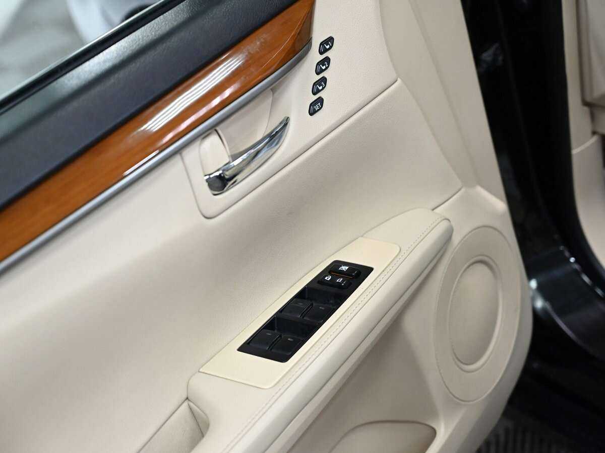 Купить Lexus ES с пробегом. Фото: #15