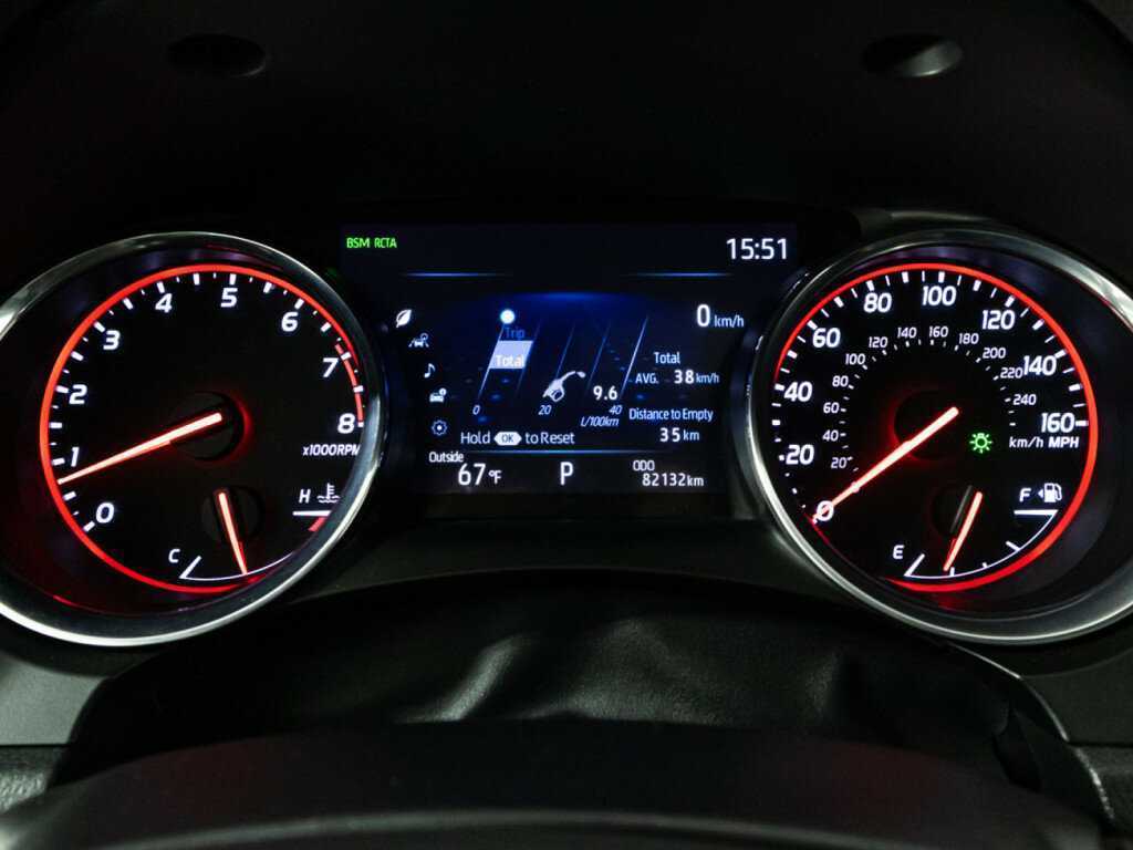 Купить Toyota Camry с пробегом. Фото: #11