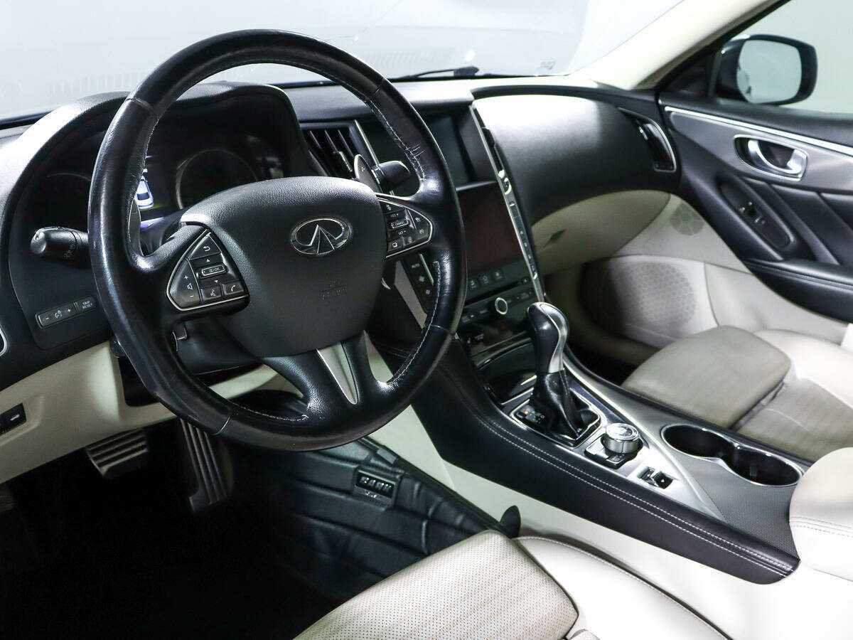 Купить Infiniti Q50 с пробегом. Фото: #11