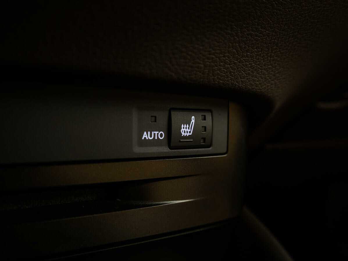 Купить Lexus ES с пробегом. Фото: #15