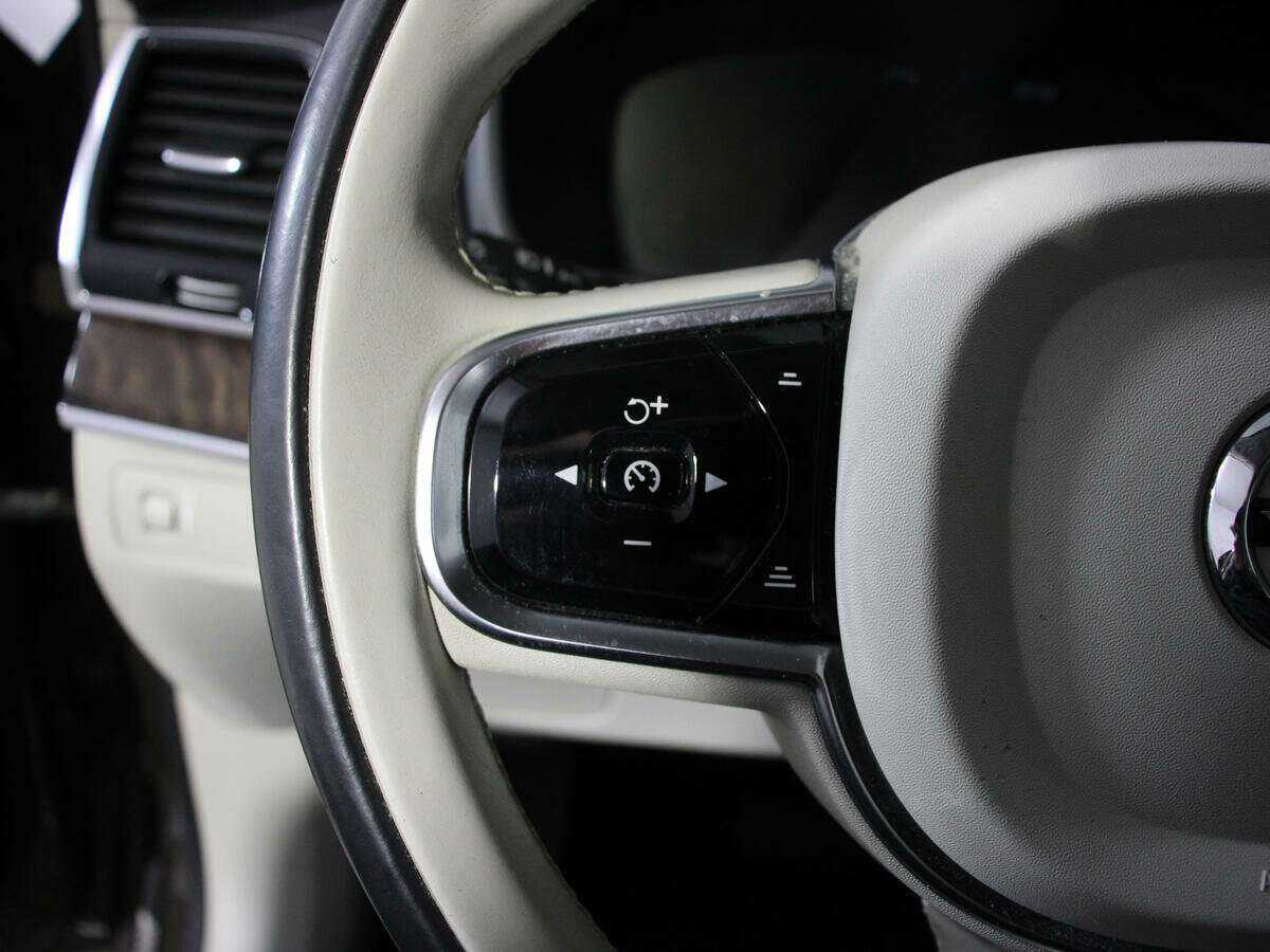 Купить Volvo XC90 с пробегом. Фото: #17