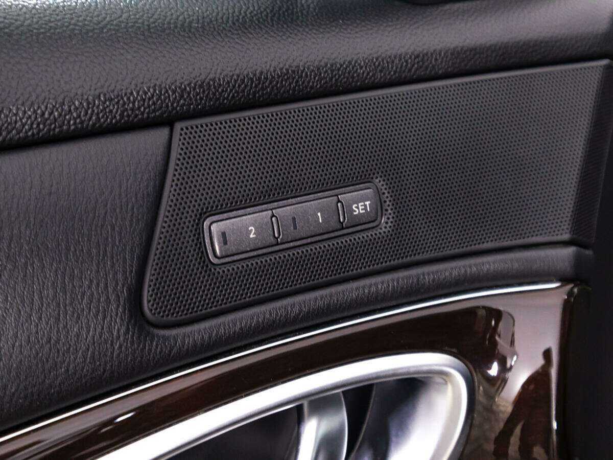 Купить Infiniti M с пробегом. Фото: #14