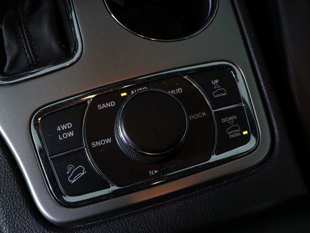 Купить Jeep Grand Cherokee с пробегом. Фото: #23