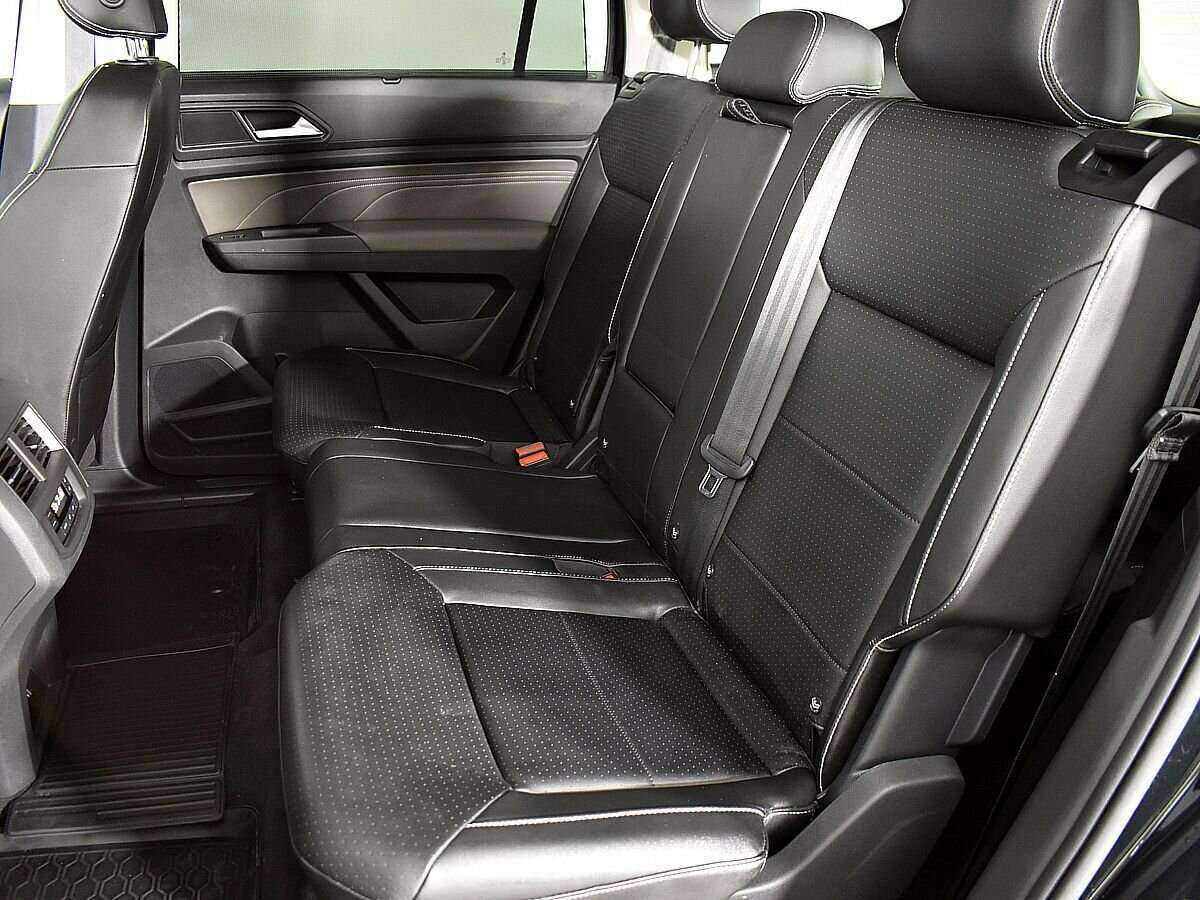 Купить Volkswagen Teramont с пробегом. Фото: #9
