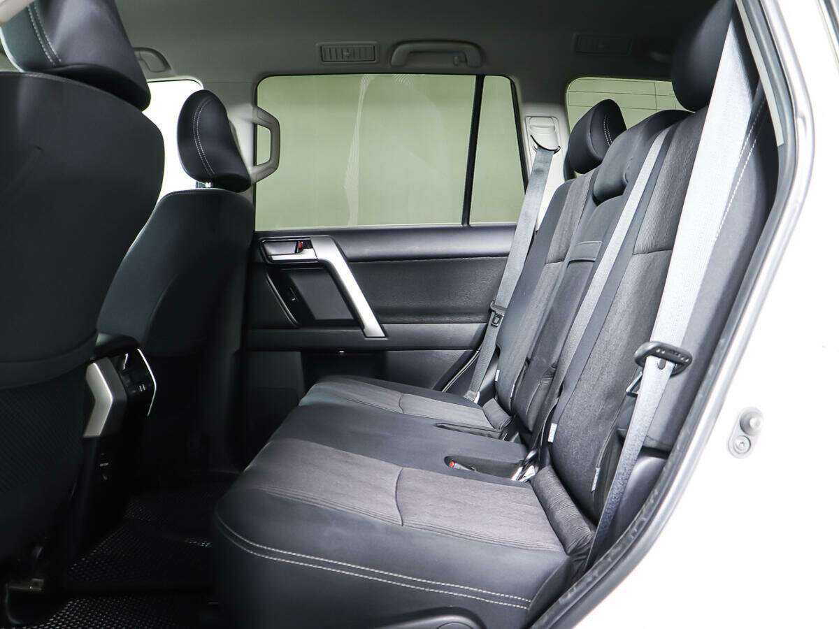 Купить Toyota Land Cruiser Prado с пробегом. Фото: #9
