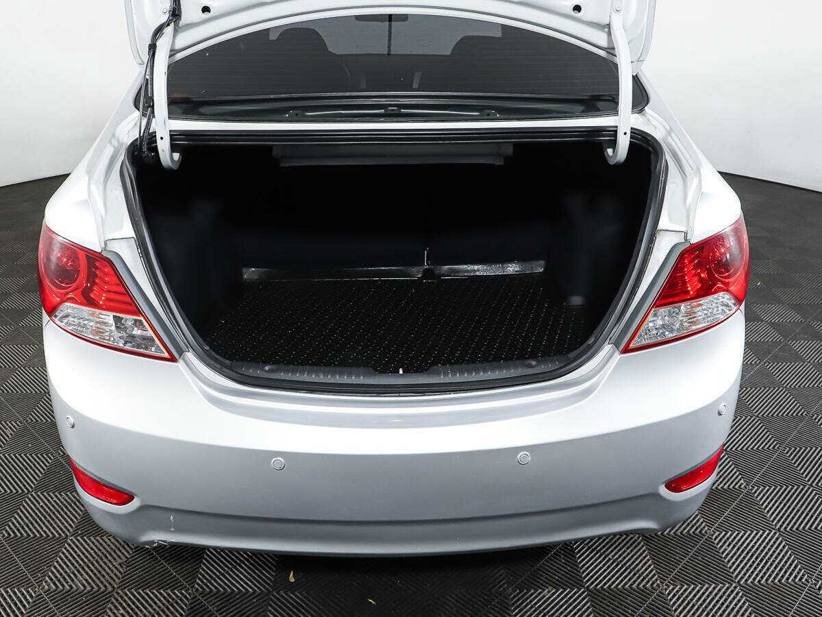 Купить Hyundai Solaris с пробегом. Фото: #9