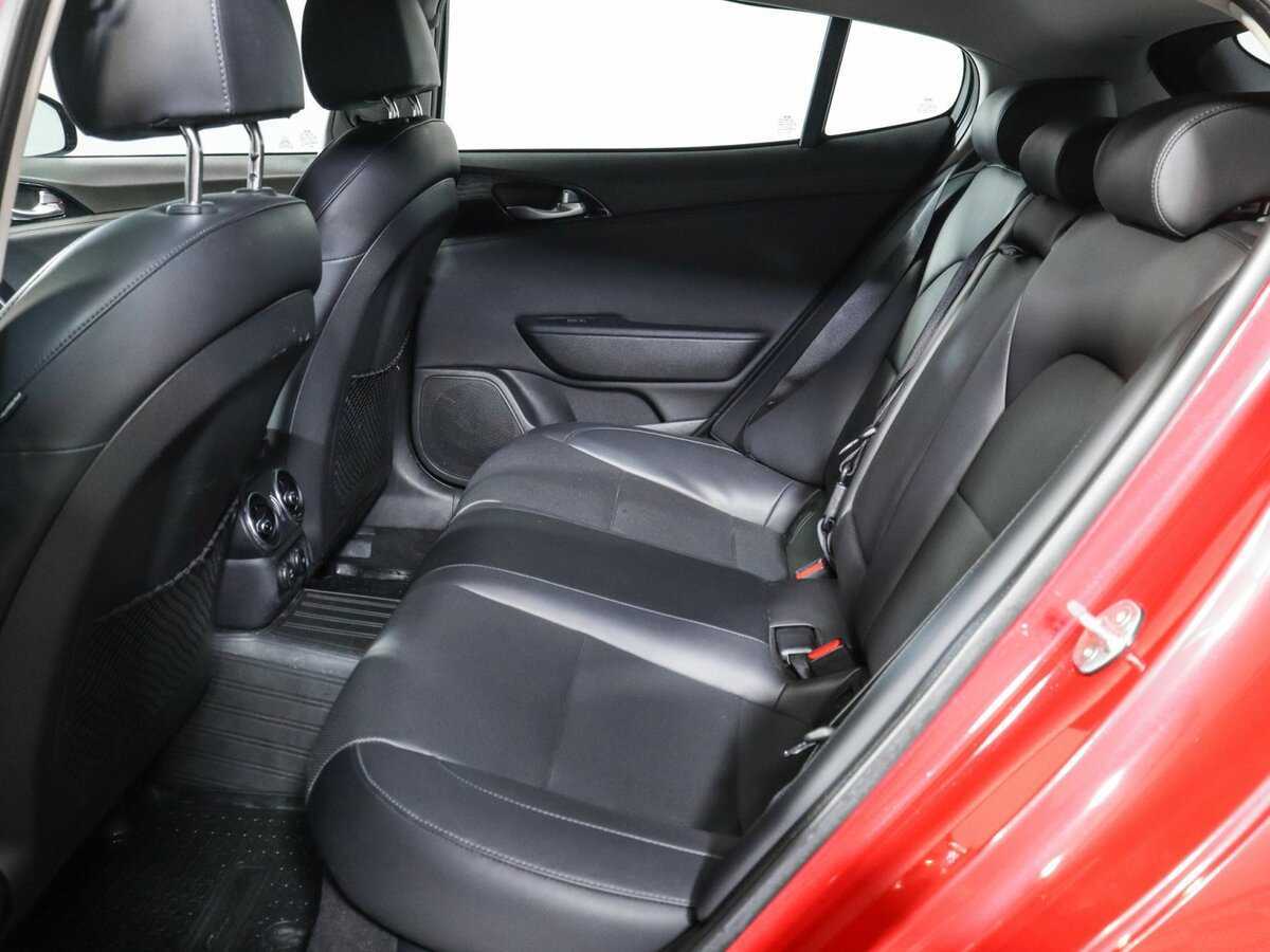 Купить Kia Stinger с пробегом. Фото: #7