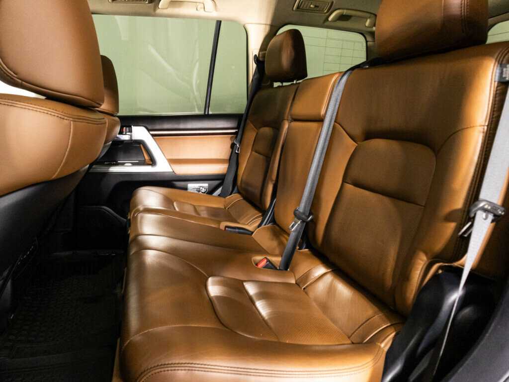Купить Toyota Land Cruiser с пробегом. Фото: #9